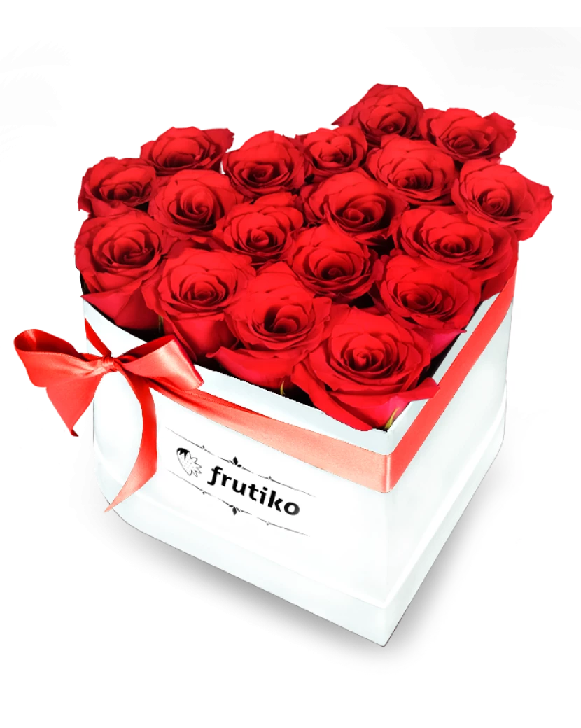 Schachtel mit roten Rosen