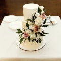 Třípatrový svatební dort 2