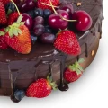 Шоколадный торт с фруктами 3