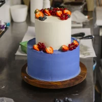 Barevný svatební dort