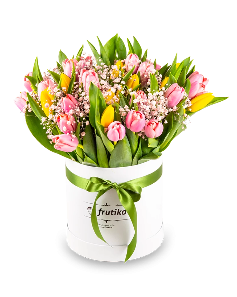 Žluto-růžové tulipány v krabici