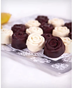 Banana roses in chocolate 