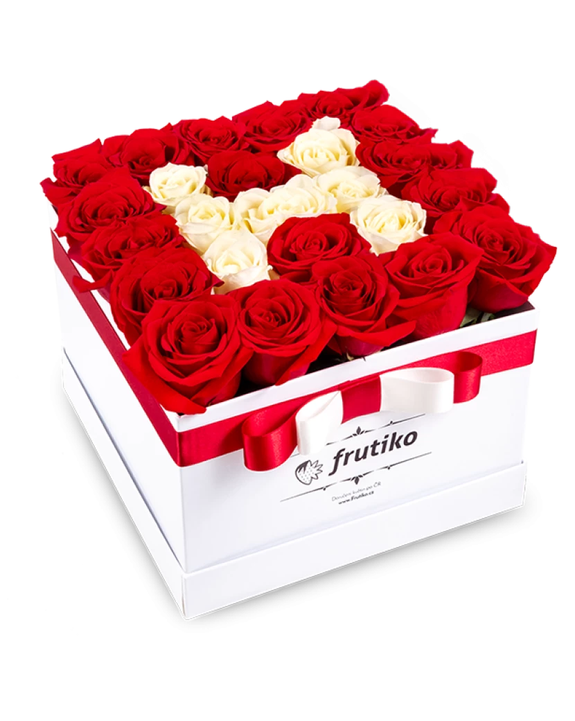 Krabice rudých růží s písmenem