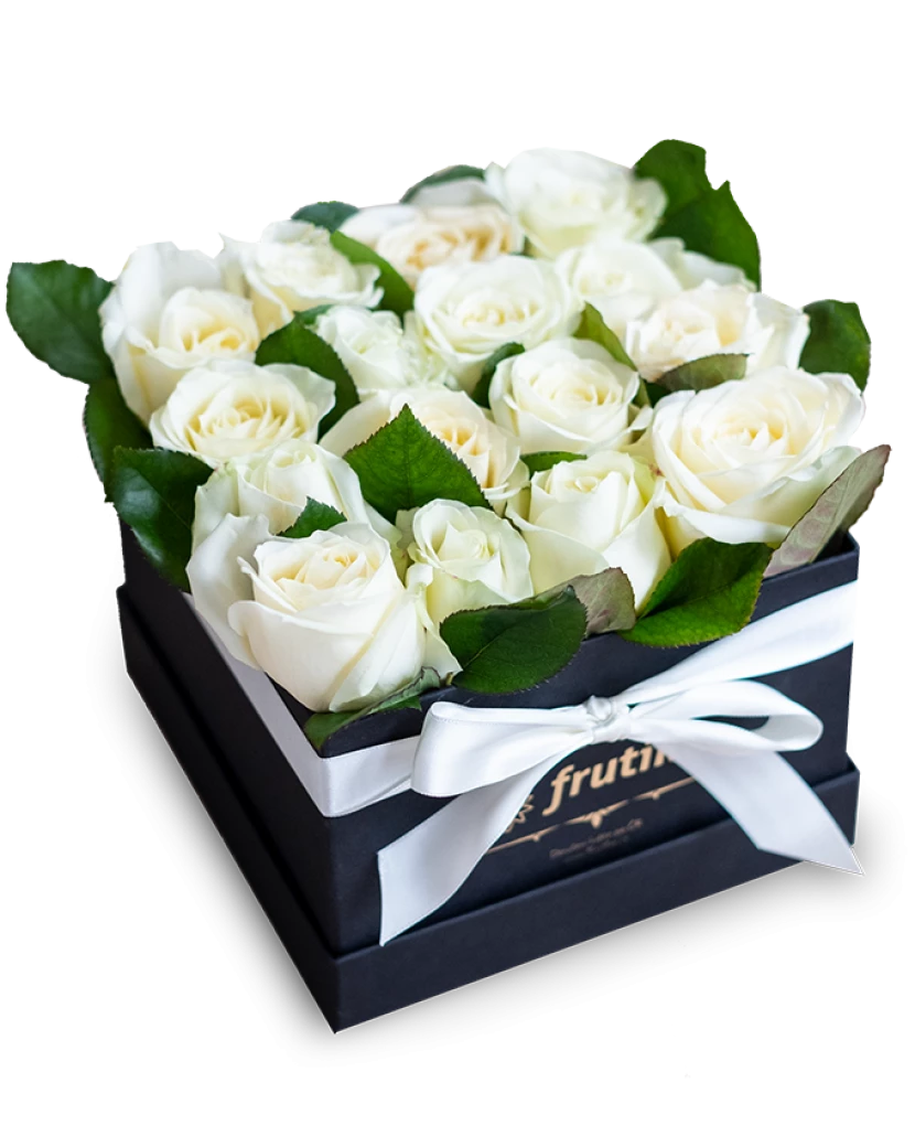 Чёрная коробка белых роз