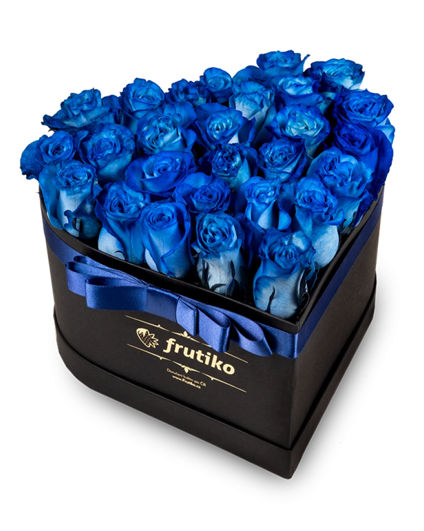 Синие розы в чёрной коробке в форме сердца