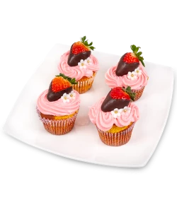 Cupcakes with strawberries