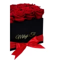 Černá hranatá krabice rudých růží Miluji Tě  2