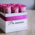 Белая коробка роз для мамы 2